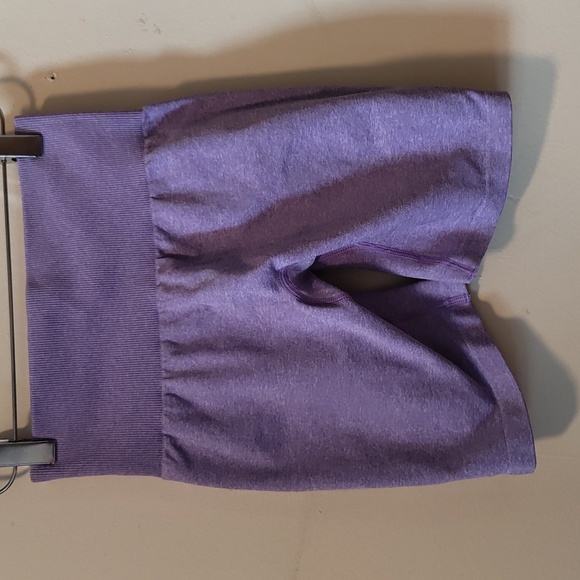 NVGTN Scrunch Seamless Shorts Lilac - Picture 3 of 4